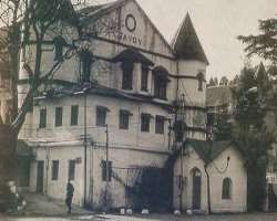 The hotel was founded by Cecil D Lincoln which was completed in the  year 1902. It was popular at the time for its furnishings like billiard tables, c